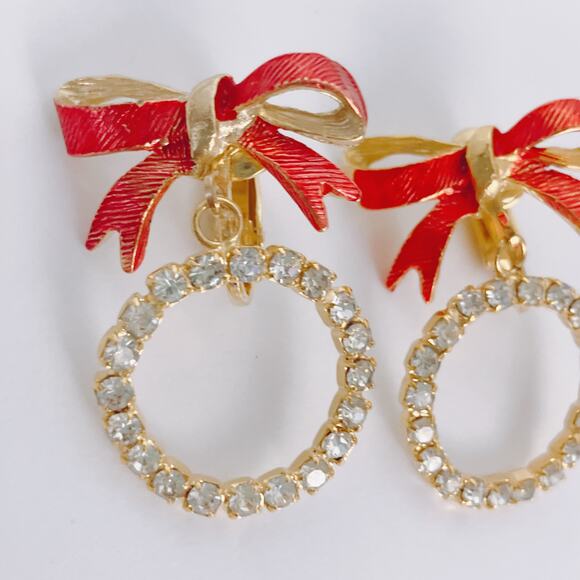 Vintage Christmas Clip On Rhinestone Wreath Earrings Red Bow Gold Tone Sparkling - Picture 12 of 13